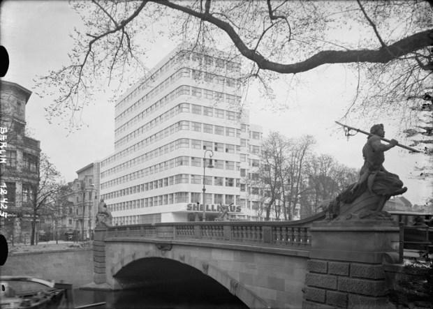 Emil Fahrenkamp / Shell Haus / Berlin / 1930 - 32